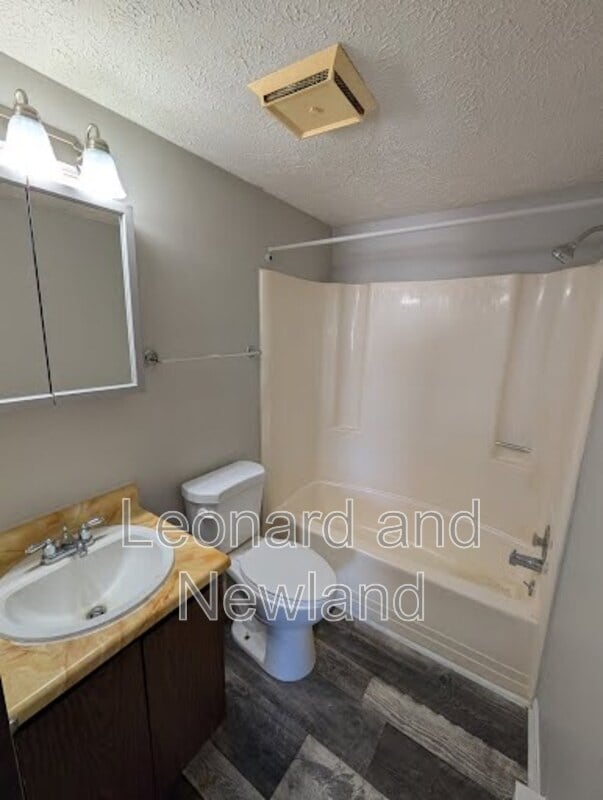 Building Photo - 218 Patricia Dr