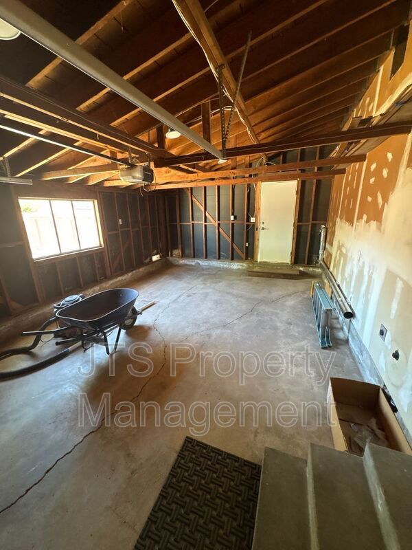 Building Photo - 501 J St