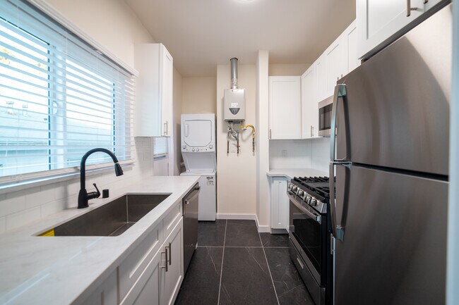 Building Photo - 211 N Berendo St