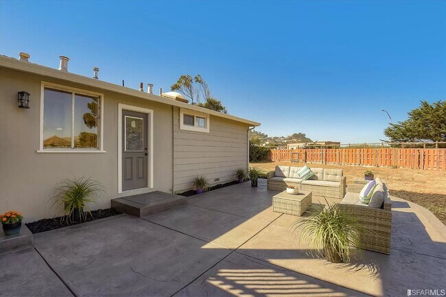 Building Photo - 504 Arguello Blvd