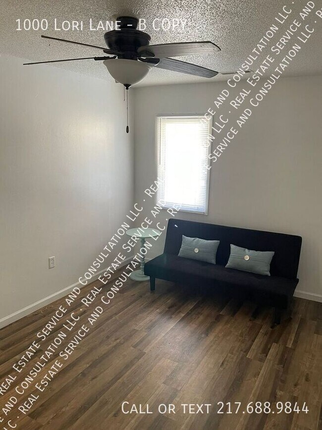 Building Photo - 1000 Lori Ln