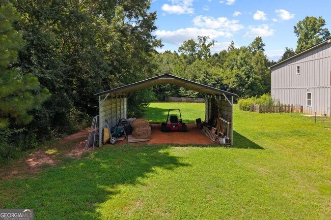 Building Photo - 221 Columbus Dr