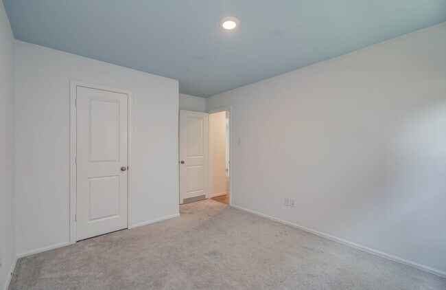 Building Photo - 20966 Zuccala Dr
