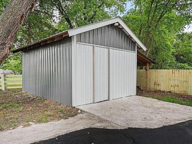 Building Photo - Your Dream Home Just Hit the Market – Don’t Miss Out!
