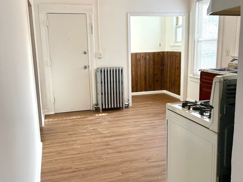 Building Photo - 36 Tiffany Pl