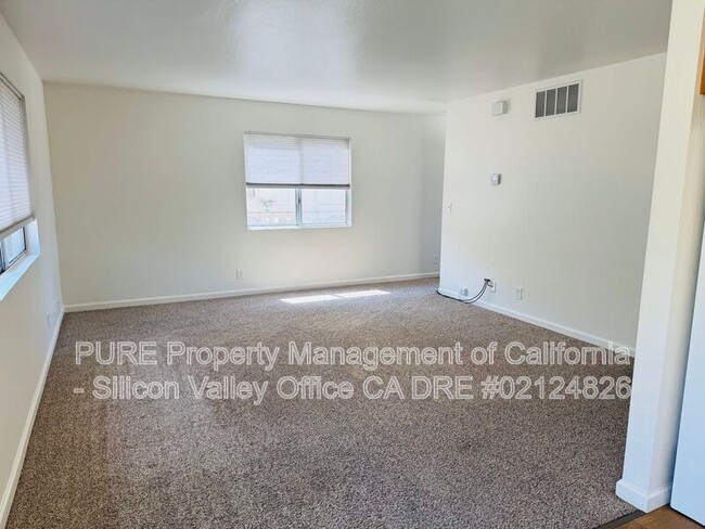Building Photo - 124 Montebello Dr