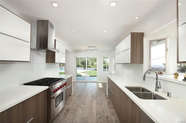 Building Photo - 1640 Cumberland Terrace