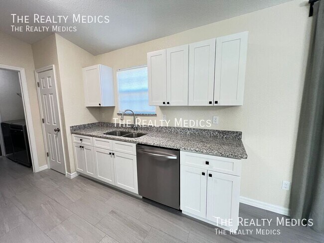 Building Photo - 4 Malauka Ln Dr