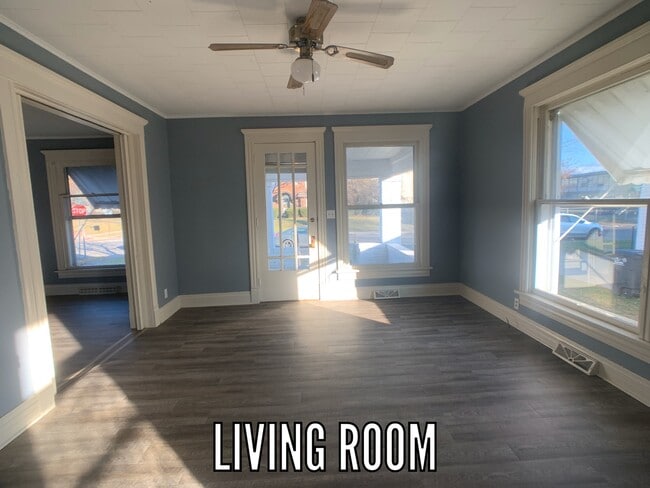 Building Photo - 1344 Walnut-