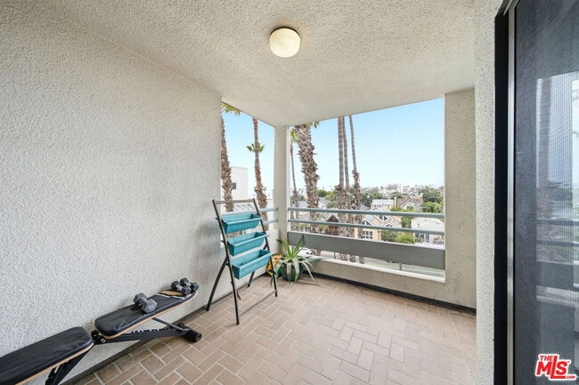 Building Photo - 122 Ocean Park Blvd