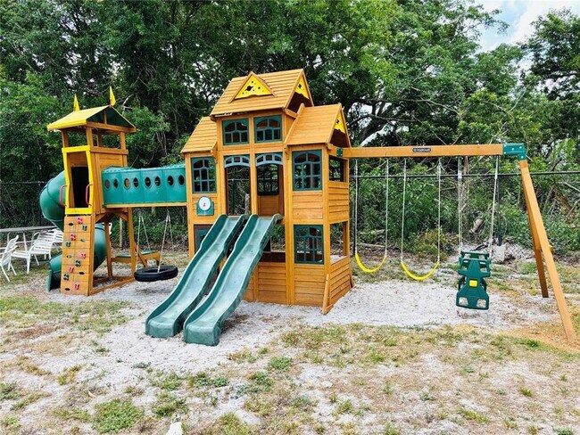 Building Photo - 22710 Watersedge Blvd