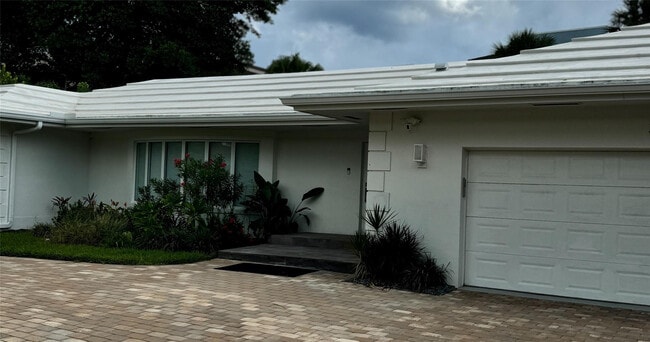 Building Photo - 2020 Coral Reef Dr