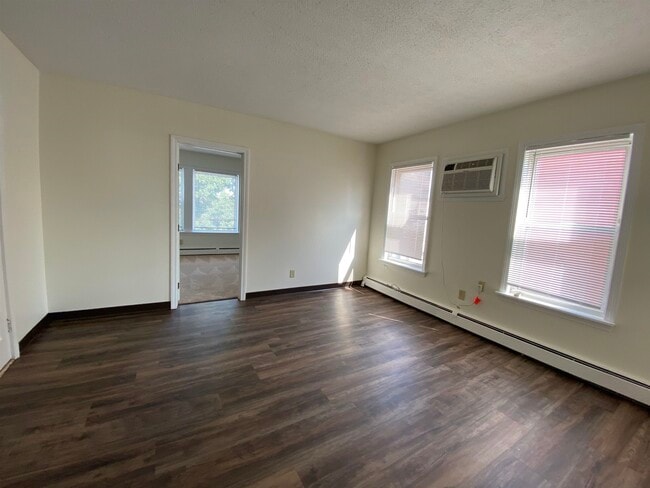 Building Photo - 133 Second St