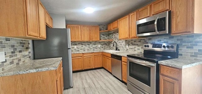 Building Photo - 6131 Rockbridge Rd SW