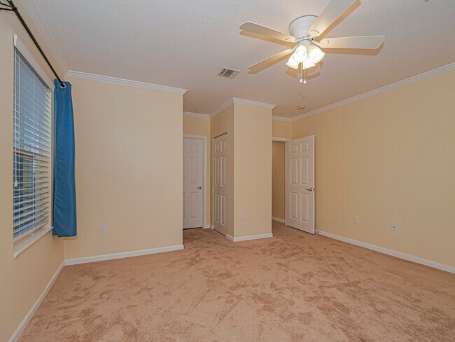 Building Photo - 5045 Fairways Cir