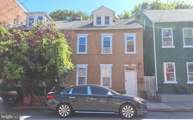 Primary Photo - 343 S Prince St