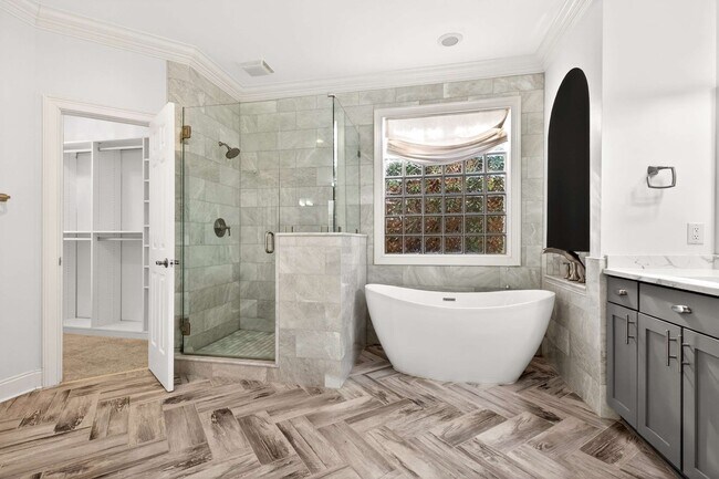 Building Photo - 6 Portrush Ct