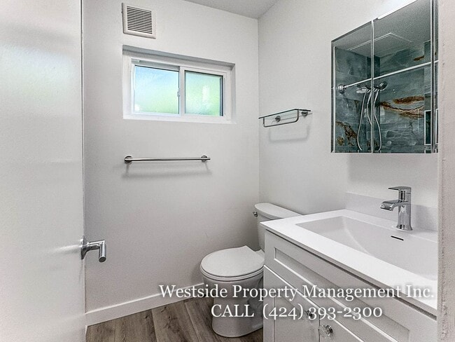 Building Photo - 416 Rose Ave