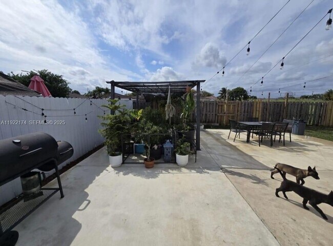 Building Photo - 27862 SW 134th Ct