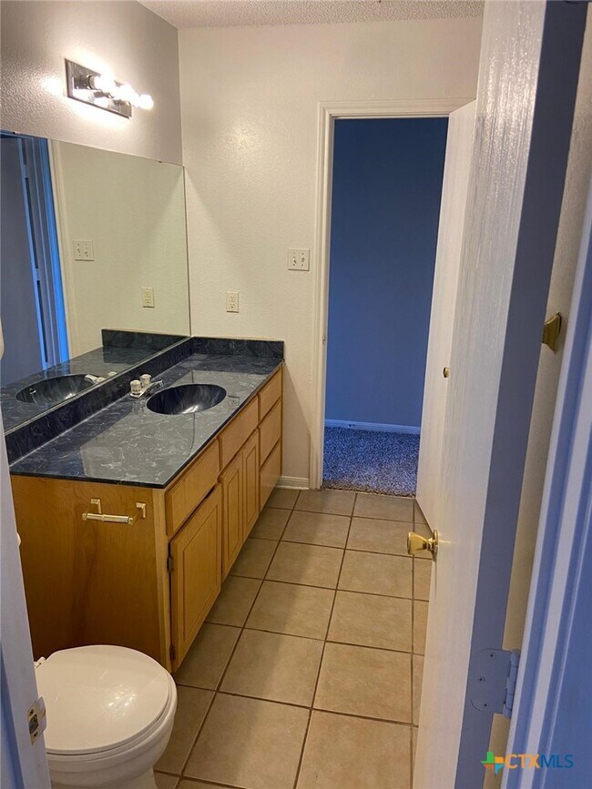 Building Photo - 4102 Waterproof Dr