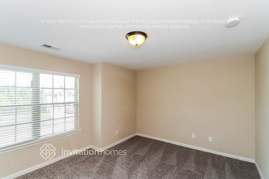 Building Photo - 2055 Hydrangea Ln