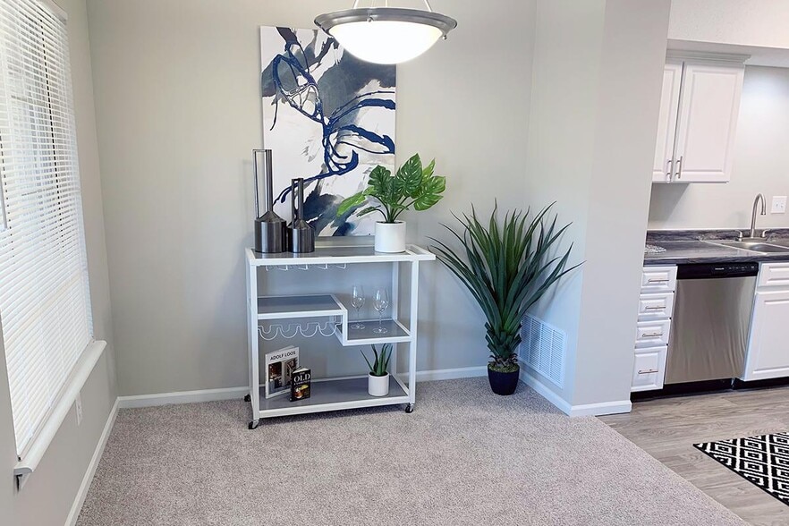 Emory Lakes Luxury Apartments 4800 NW Fielding Pl Topeka KS 66618