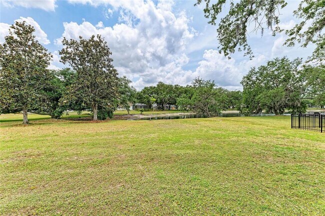 Building Photo - 115 Mill Run E