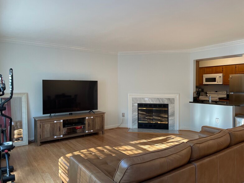 Building Photo - 12134 Salemtown Dr