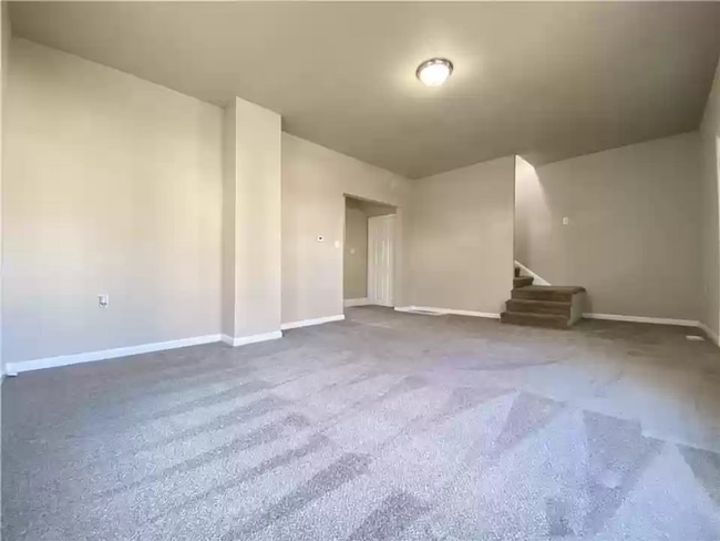 Building Photo - Stunning 4 Bed Home