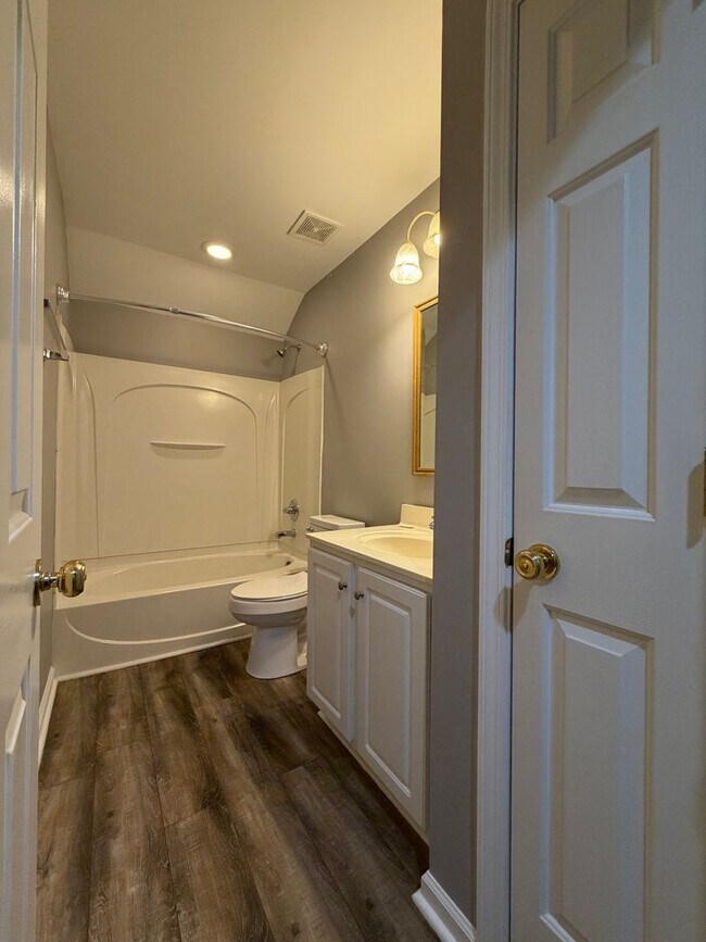 Building Photo - Easley 3/2.5 Home Available Now!
