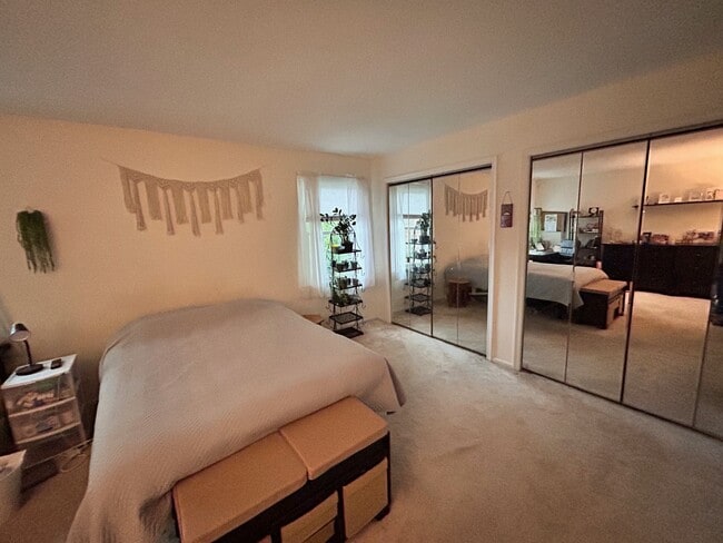 Building Photo - 276 Stone Ridge Dr