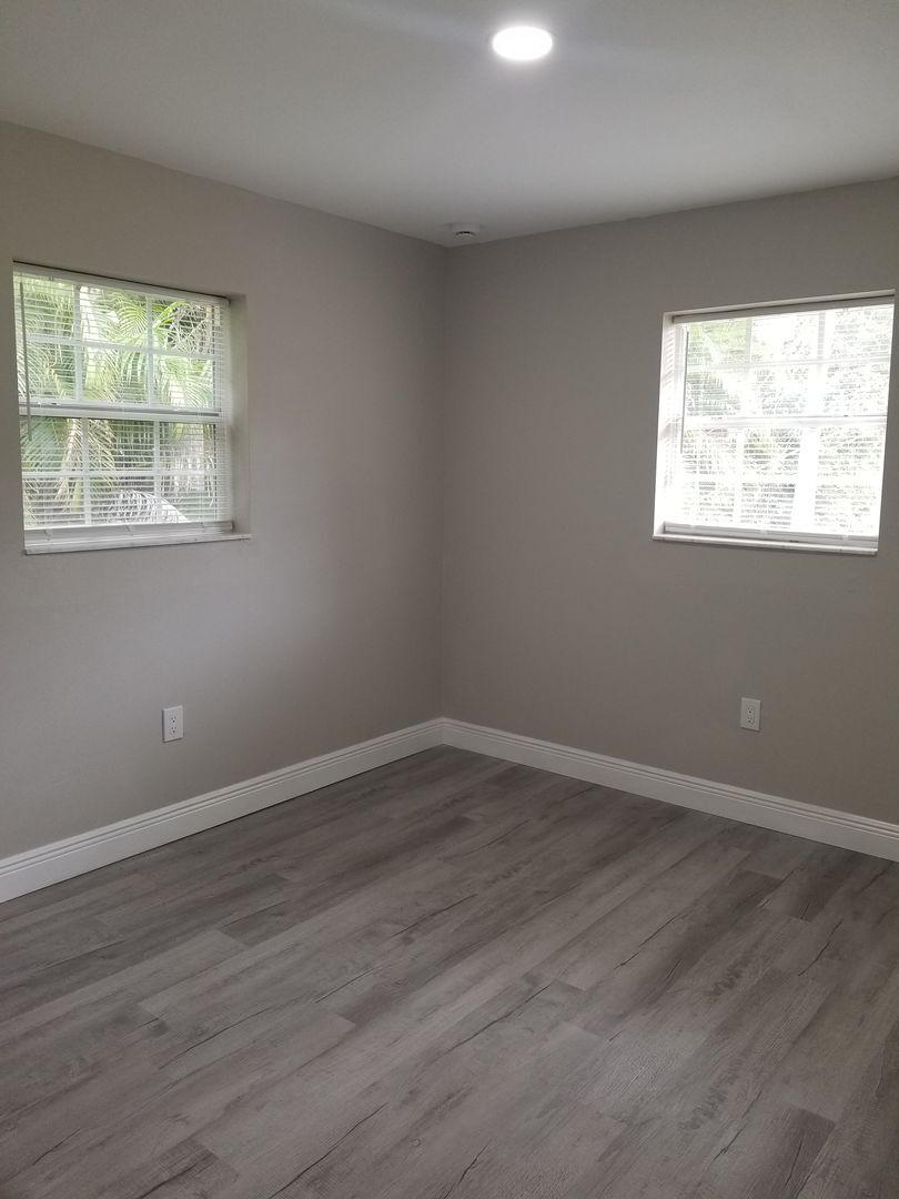 Building Photo - 2642-2648 Michigan Ave