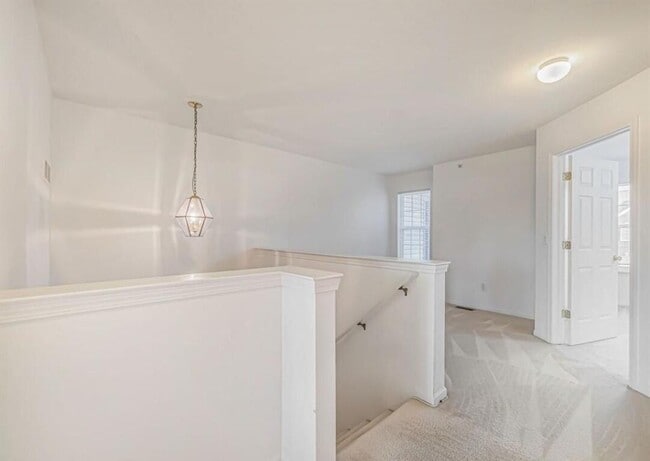 Building Photo - 526 Cherry Orchard Rd