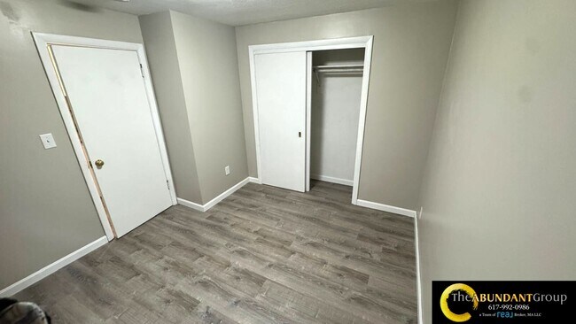 Building Photo - 222 Hamilton St