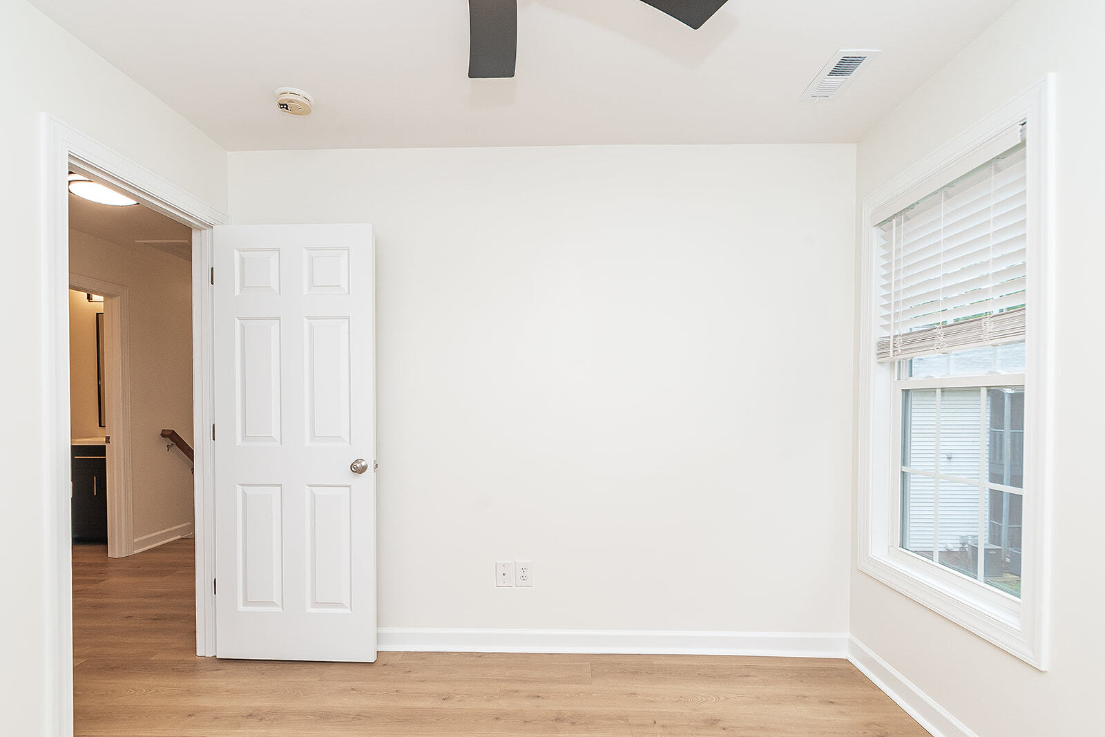 Building Photo - 729 Stadium Dr