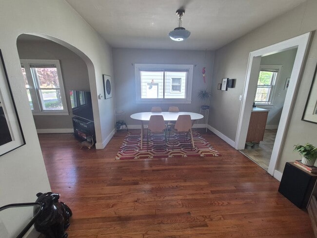 Building Photo - Cute 3 Bed House in a Great Location