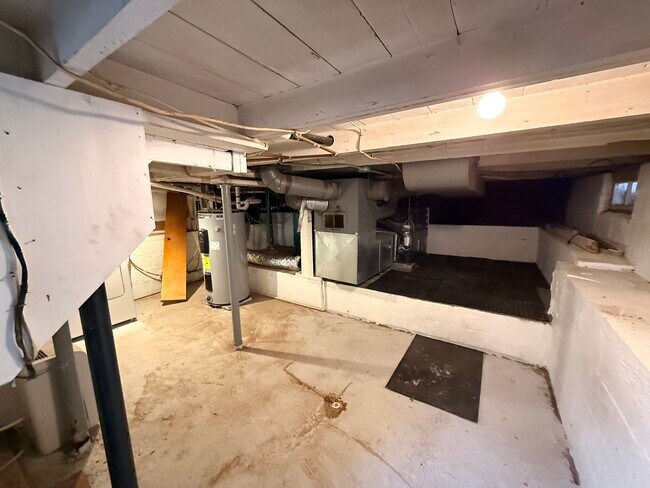 Building Photo - 5621 Rudyard Rd