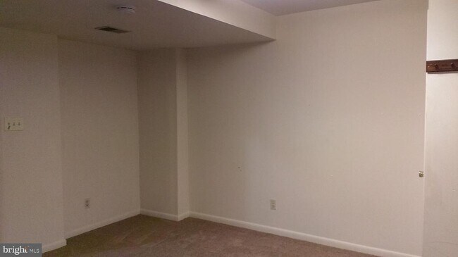 Building Photo - 4809 Berwyn House Rd