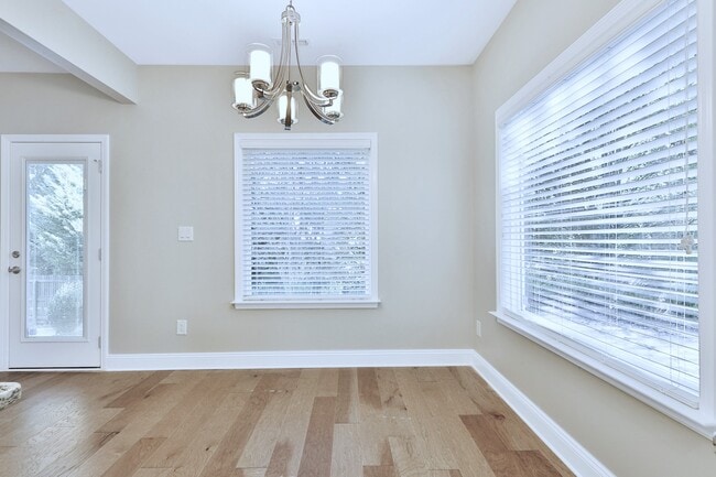 Breakfast Nook - 300 Vendella Cir