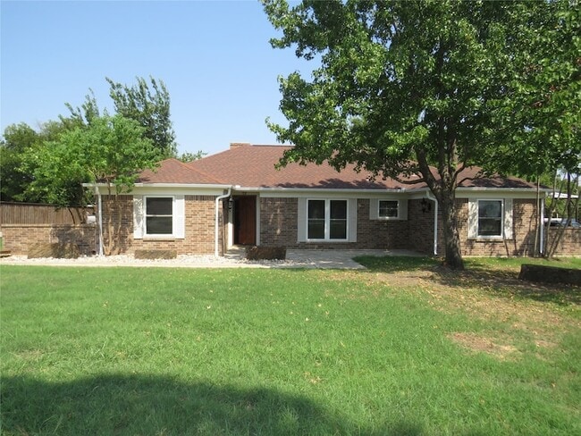 Primary Photo - 3316 Darby Ln