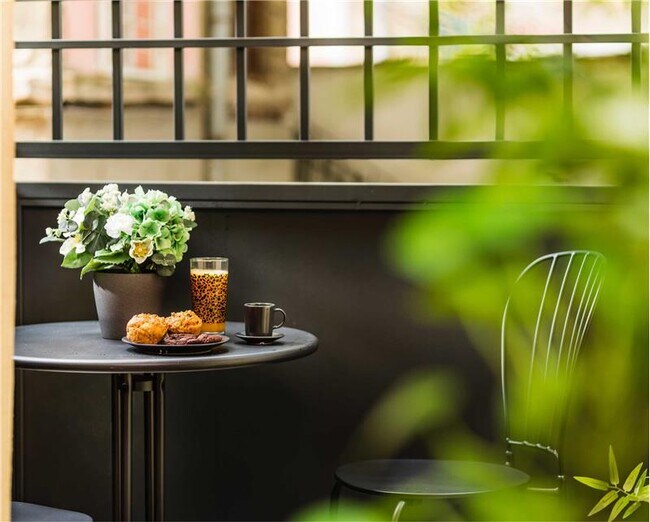 Building Photo - 3038 Nowitzki Way