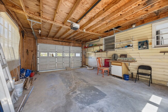 Building Photo - 2548 Jones St