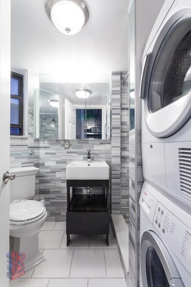 Building Photo - 51 Leroy St