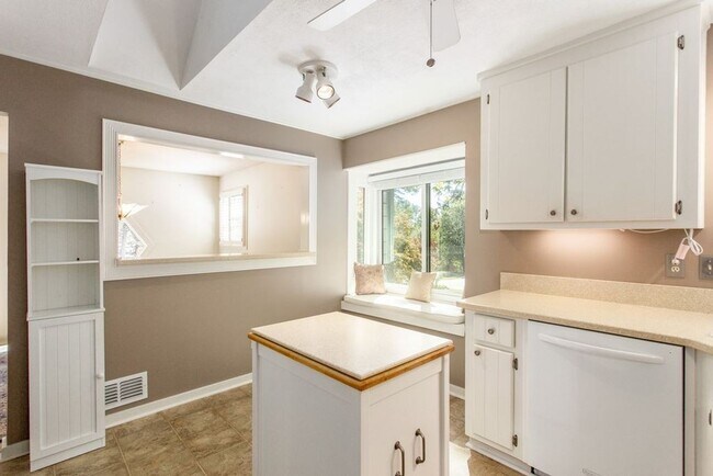 Building Photo - Contemporary East Cobb Home in Pope School...