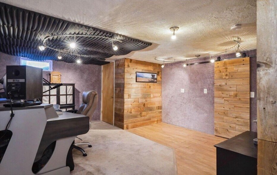 Building Photo - 9126 Ellersly Dr