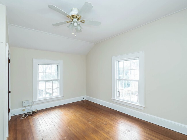 Building Photo - 339 Glen Ave