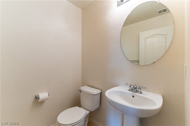 Building Photo - 5705 Pacesetter St