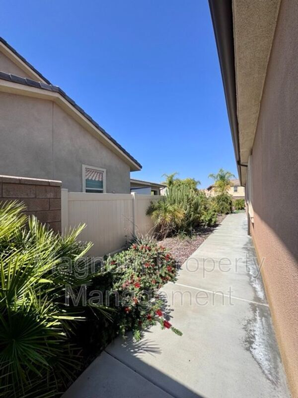 Building Photo - 34913 Limecrest Pl