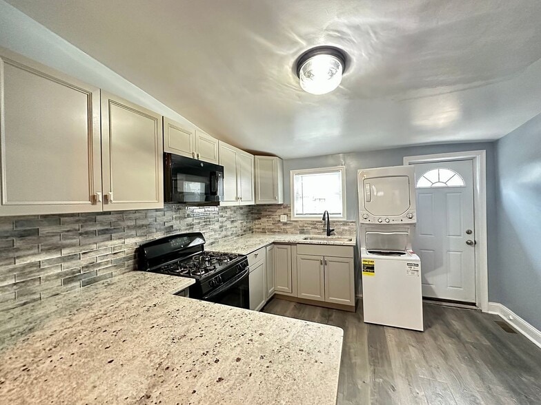 Building Photo - 3007 Laurel Hill Ct