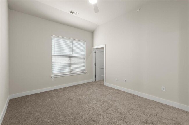 Building Photo - 2648 Sandy Plains Rd